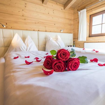 Alpenchalets Flachauer Gutshof Bagian luar foto
