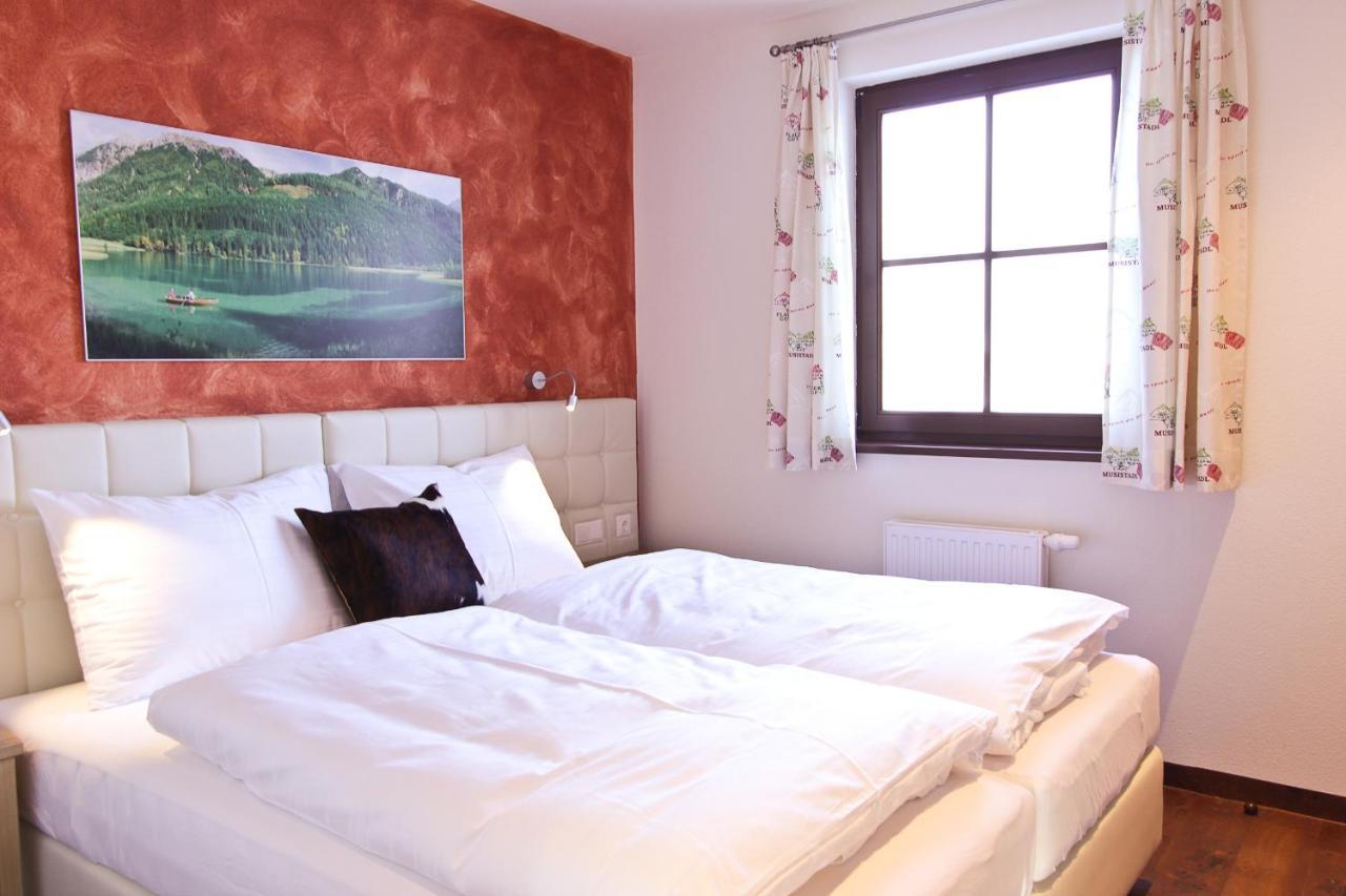 Alpenchalets Flachauer Gutshof Bagian luar foto