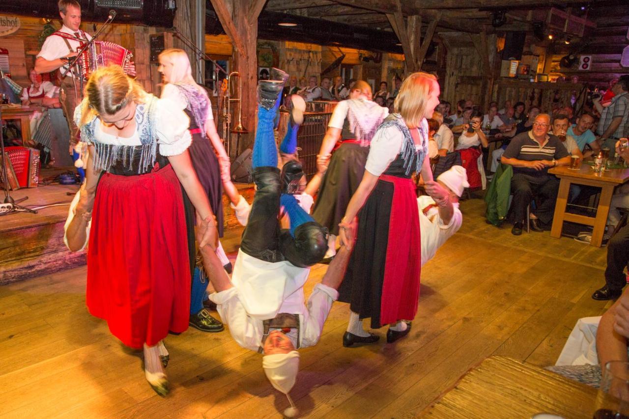 Alpenchalets Flachauer Gutshof Bagian luar foto