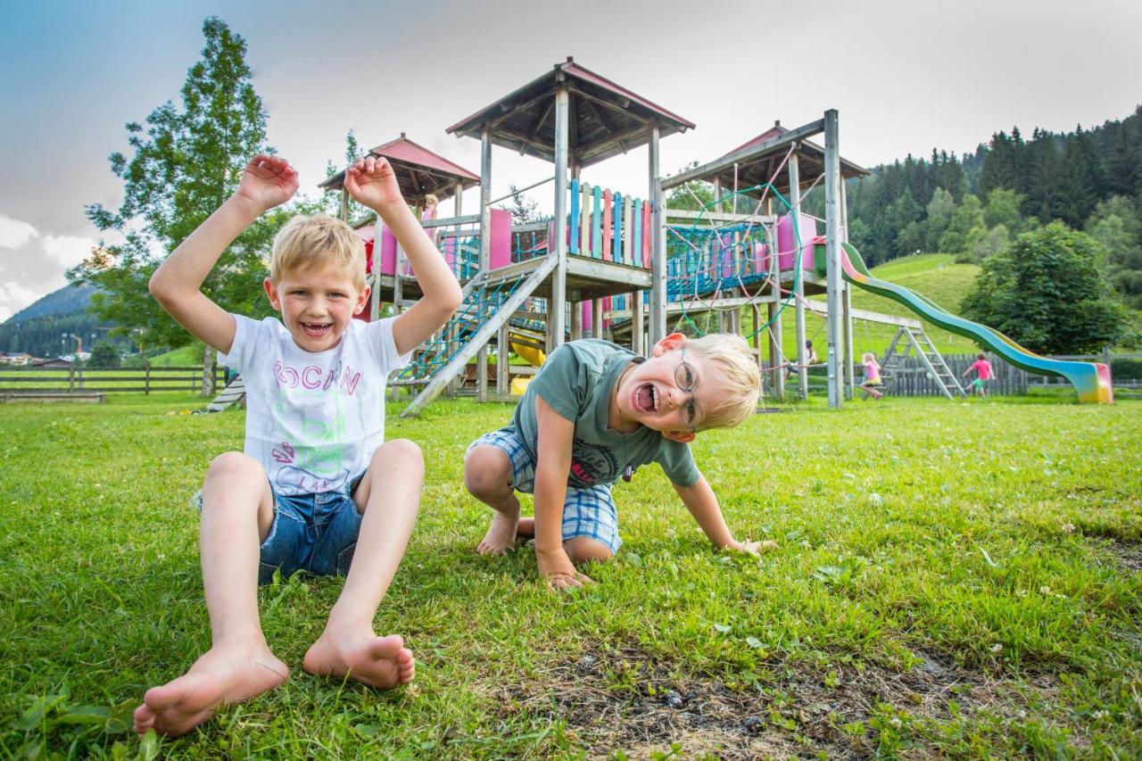 Alpenchalets Flachauer Gutshof Bagian luar foto