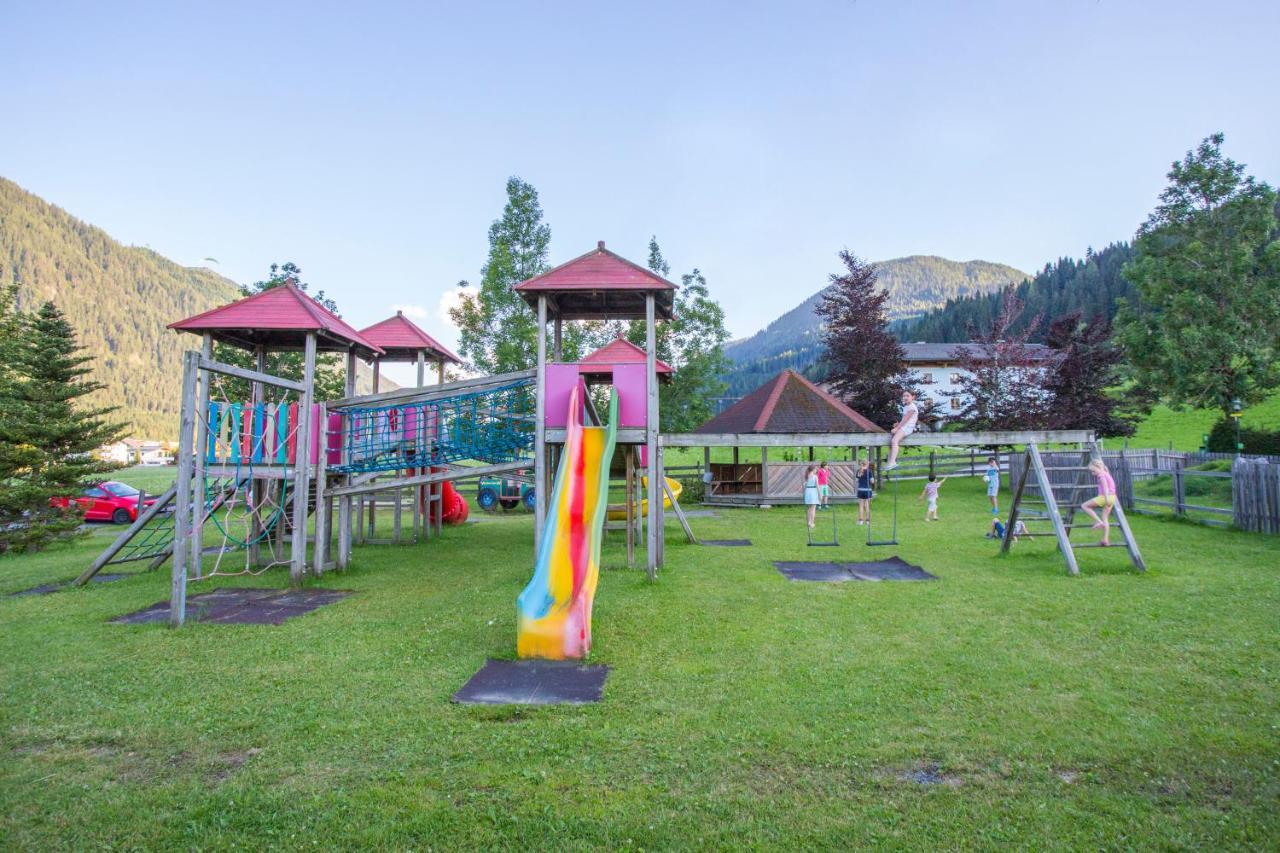 Alpenchalets Flachauer Gutshof Bagian luar foto
