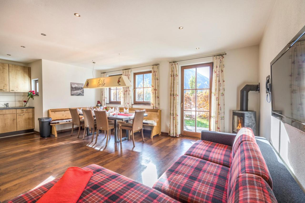 Alpenchalets Flachauer Gutshof Bagian luar foto